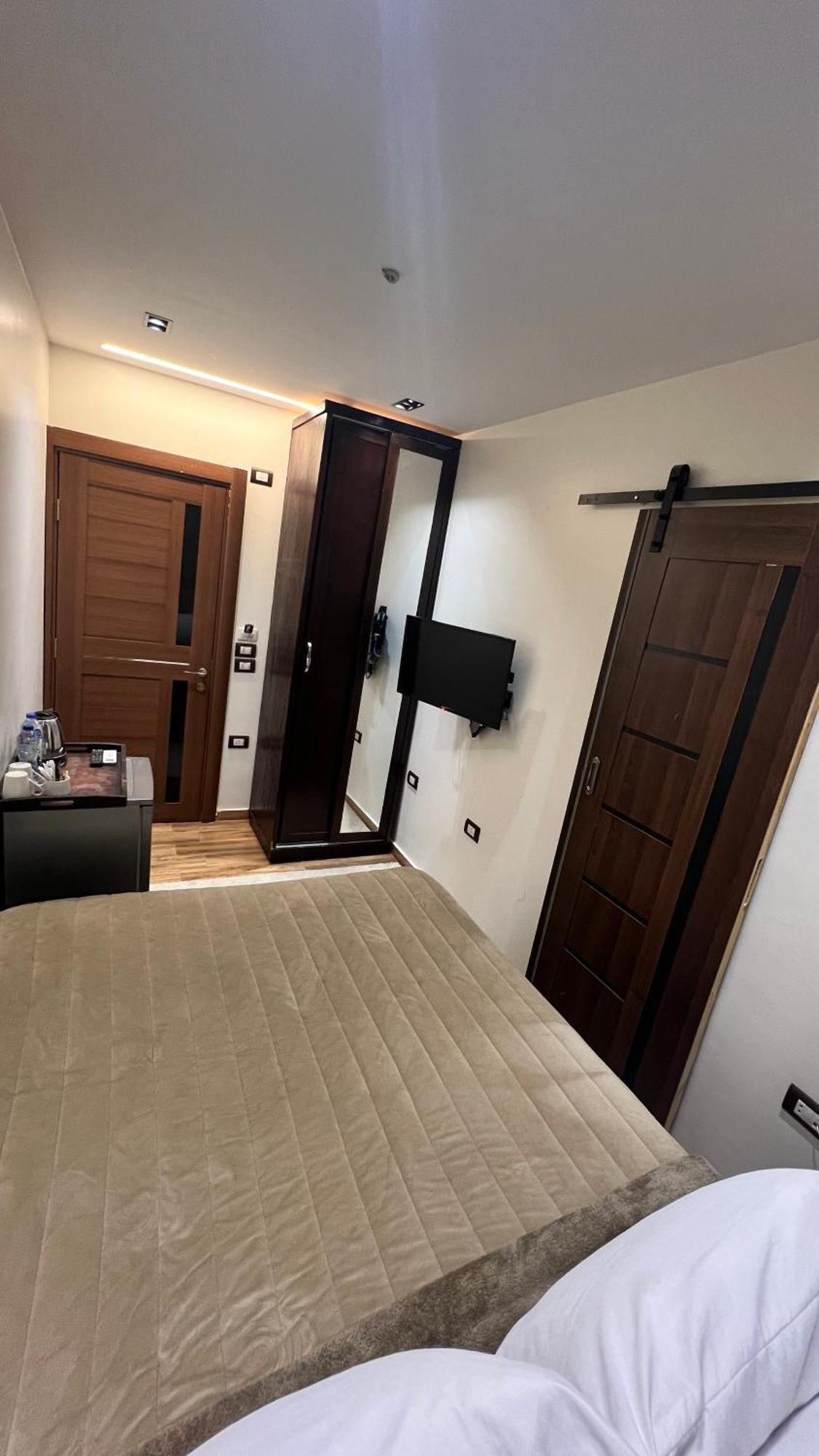 White Pyramids Inn Nazlet el Simman Exterior photo